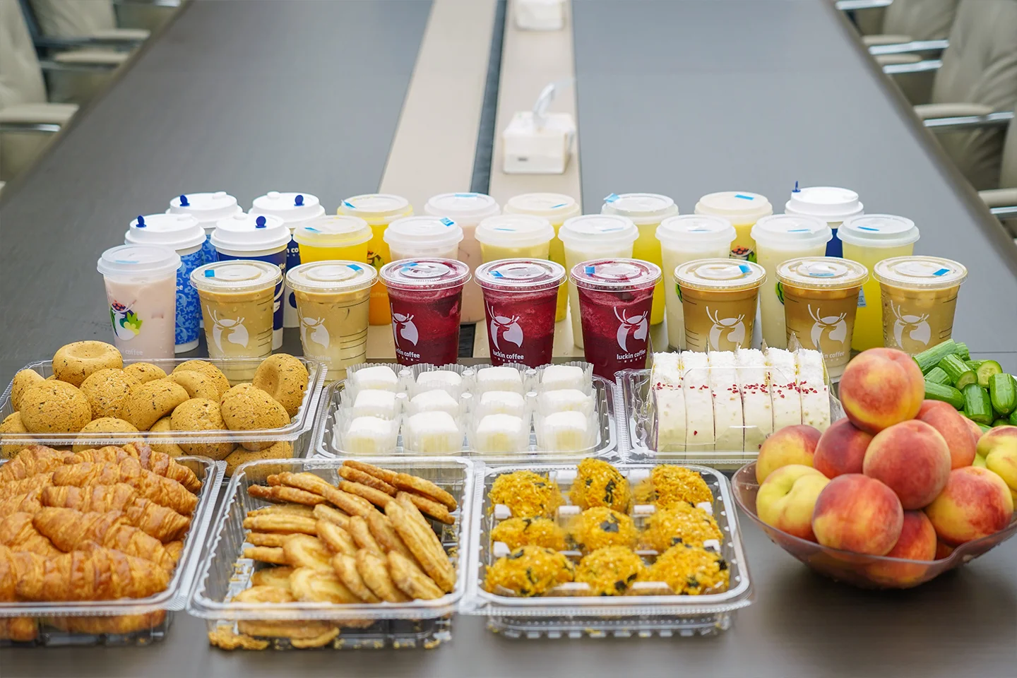 Smartride Supplies BV ile İki Haftada Bir Yapılan &Ccedil;ay Partisi: Kahkahaların Fikirleri Ateşlediği ve Kolaylığın Uyum Sağladığı Yer